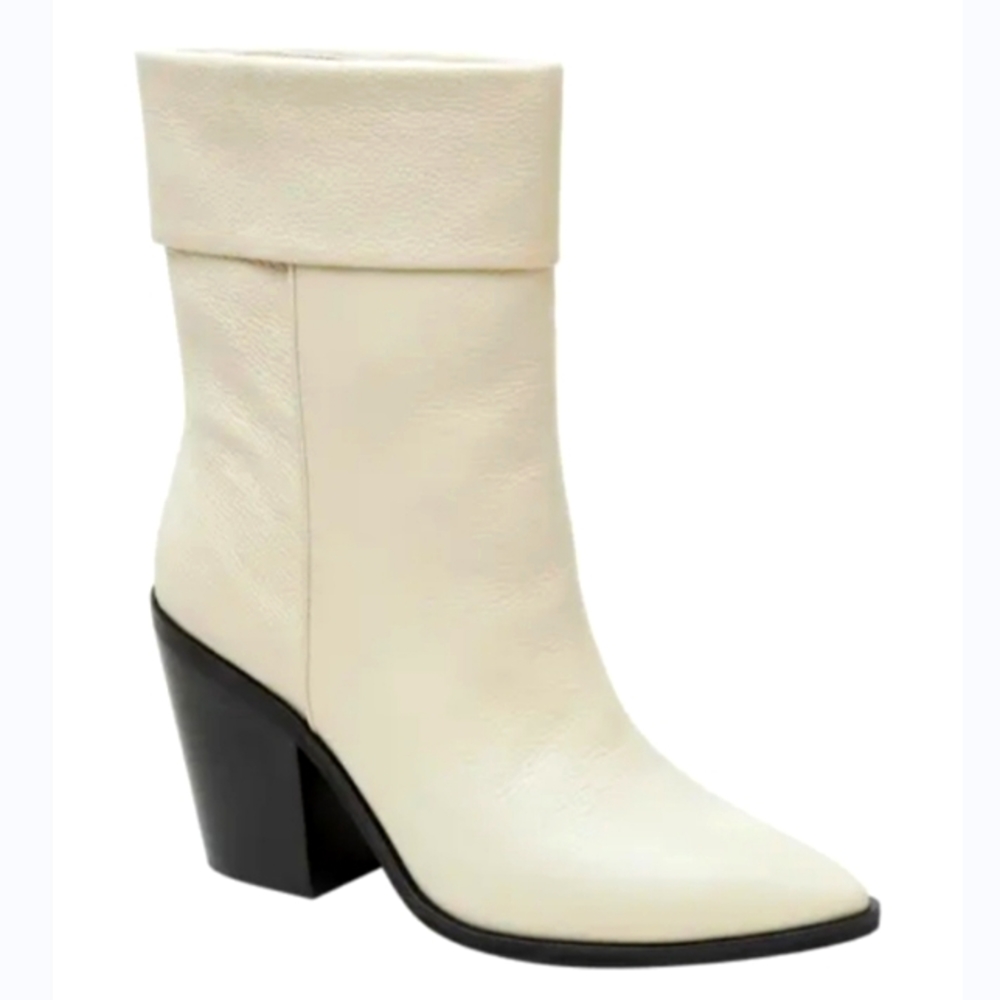 Sz6.5 Nordstrom white leather boots